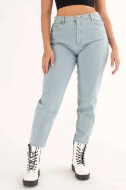 Classic Light Wash Mom Jeans -Swimsuit Closet Sales Store classic light wash mom jeans 2 58755.1666807128